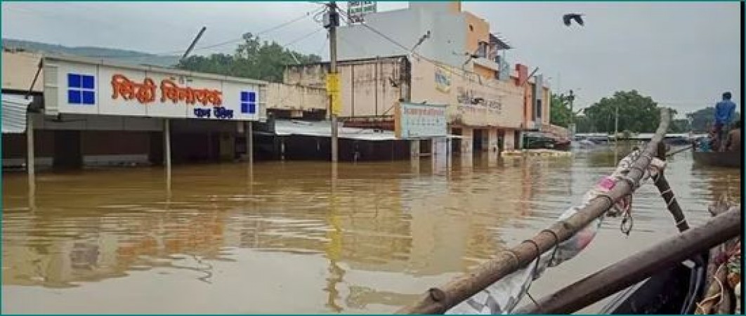 MP: बाढ़ से हुई भयानक तबाही देखकर बोले CM शिवराज- 'बीते 70 सालों में ऐसी स्थिति नहीं देखी'