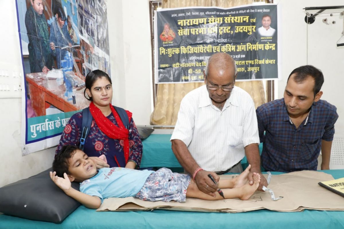 जयपुर में नारायण सेवा संस्थान ने लगाया आर्टिफिशियल लिम्ब मेजरमेंट कैंप