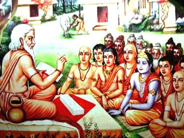 भारत में शिक्षक दिवस का महत्व, भगवान से भी ऊँचा है गुरु का दर्जा