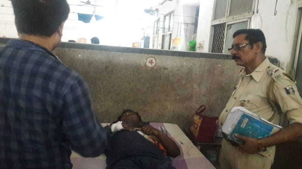 A woman killed in Seemanchal Express, Police Suspect the Injured Husband
