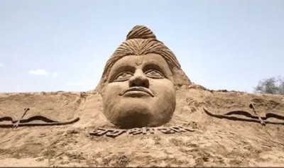 Ram Lalla's grand and unique avatar carved on sand