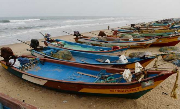 सरयू नदी में नाव पलटने से बच्चों समेत बड़ों की मौत