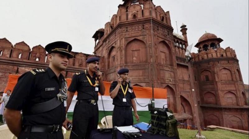Red Fort transformed into cantonment before August 15, large containers installed at main gate