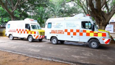 कर्नाटक : कोरोना संकट के बीच HAL ने गवर्नमेंट हॉस्पिटल को डोनेट की दो एम्बुलेंस