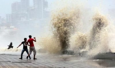 Mumbai: Double alert of heavy rain and high Tide in Mumbai, waves will rise to 5 metres high in sea