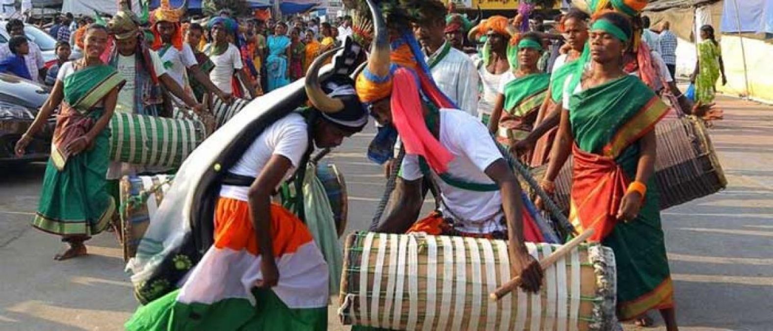 विश्व आदिवासी दिवस : पूरी दुनिया में है आदिवासियों की धूम, भारत में कितनी है आबादी ?