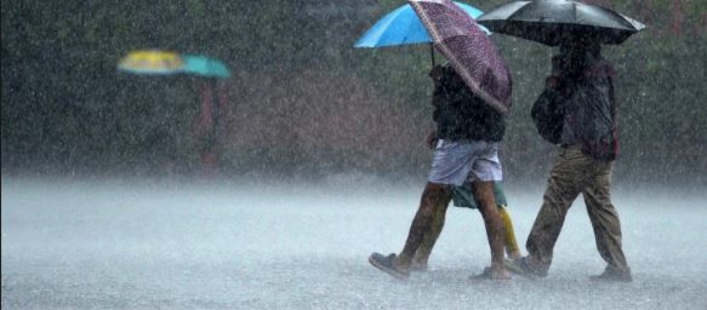 यूपी में अगले तीन दिनों तक होगी झमाझम बारिश, इस जिले में स्कूलों का अवकाश घोषित