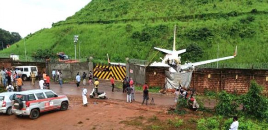Minister Hardeep announces compensation for Kerala plane crash victims