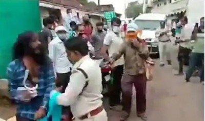 Video: Misbehaviour of MP police with Sikh shopkeeper, two policemen suspended