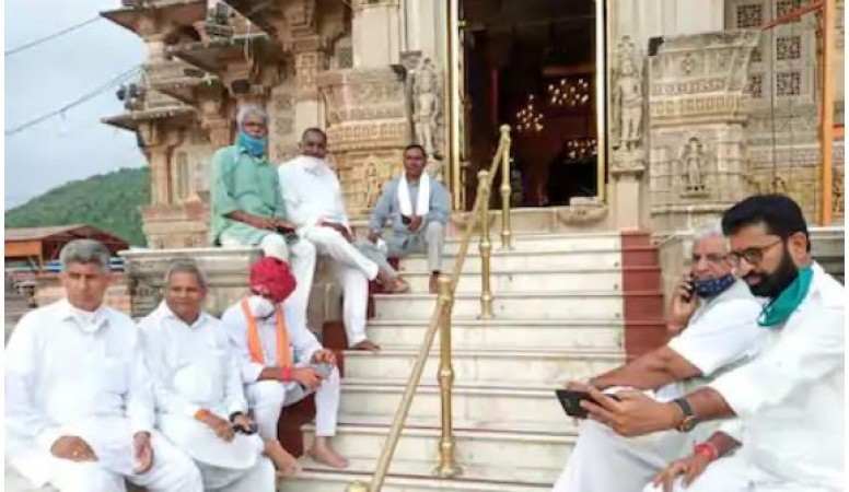 Rajasthan Political Crisis: Photo of BJP MLAs visiting temple goes viral