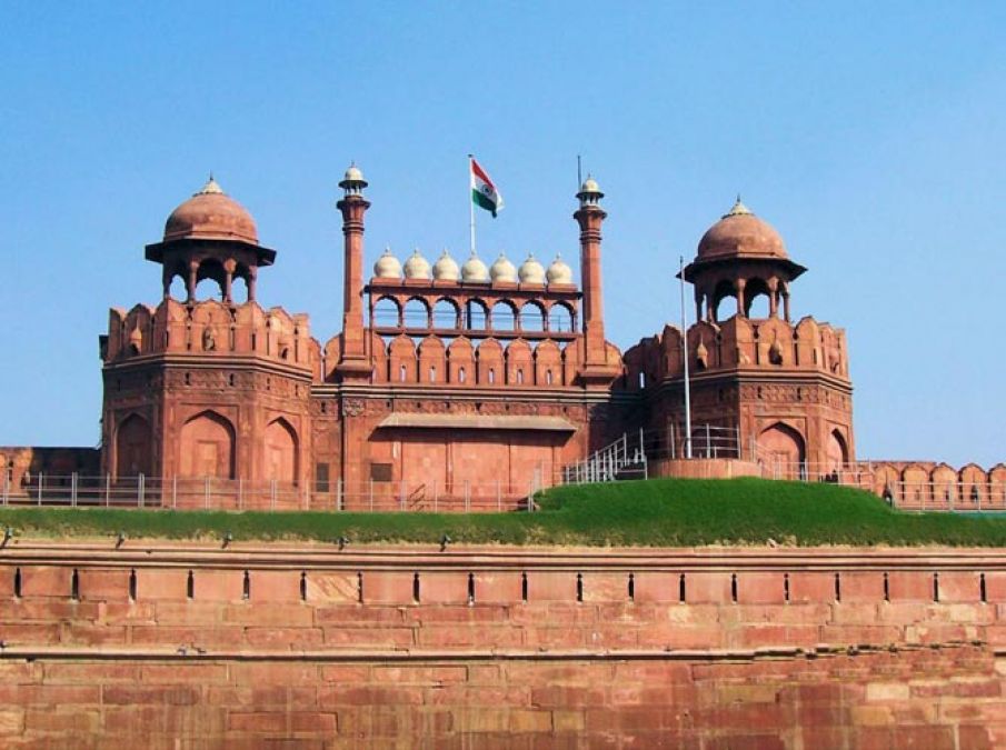 Not 15 but 16 August is most exclusive for the Red Fort, this PM hoisted the tricolour 17 times