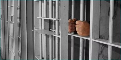 UP की जेल में बवाल, 3 कैदी घायल