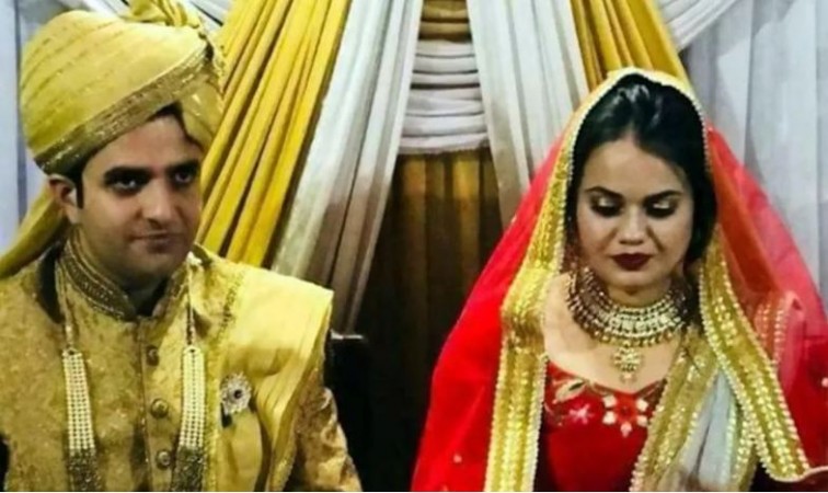 Court grants divorce to IAS toppers Tina Dabi, Athar Khan