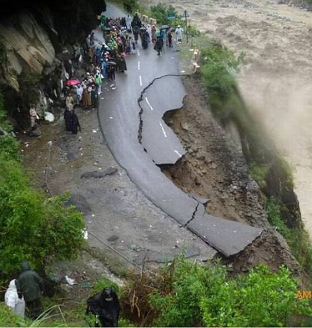 Continuous rain cause damage to people in Uttarakhand