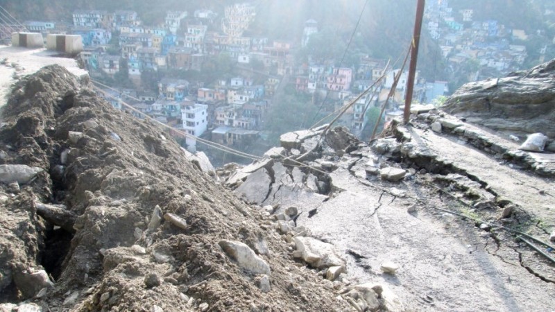 Continuous rain cause damage to people in Uttarakhand
