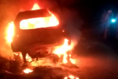 उतर प्रदेश: अचानक लगी कार में आग, जिंदा जला युवक
