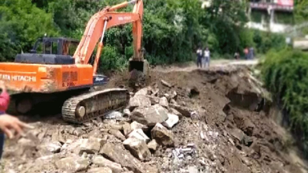 Badrinath highway blocked due to landslide in Uttarakhand
