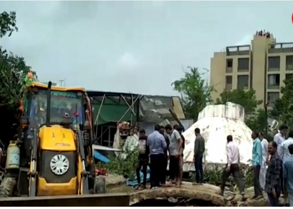 Gujarat: Two killed as water tank collapses, buried under debris