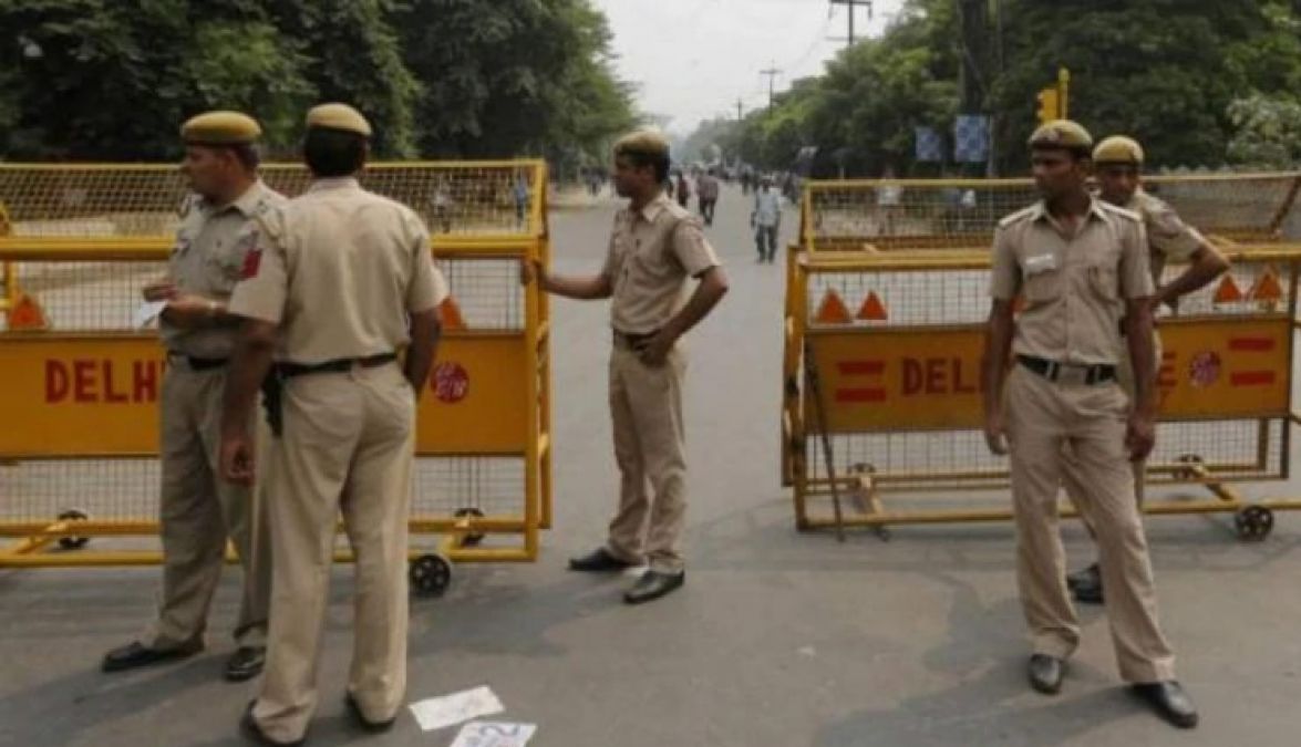दिल्ली में पतंग और ड्रोन उड़ाने पर लगी रोक