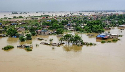 Flood in UP, over 1200 villages submerged! 5 lakh people affected