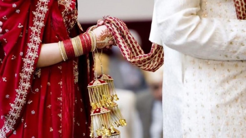 Man marrying another woman without divorcing, first wife reached with police