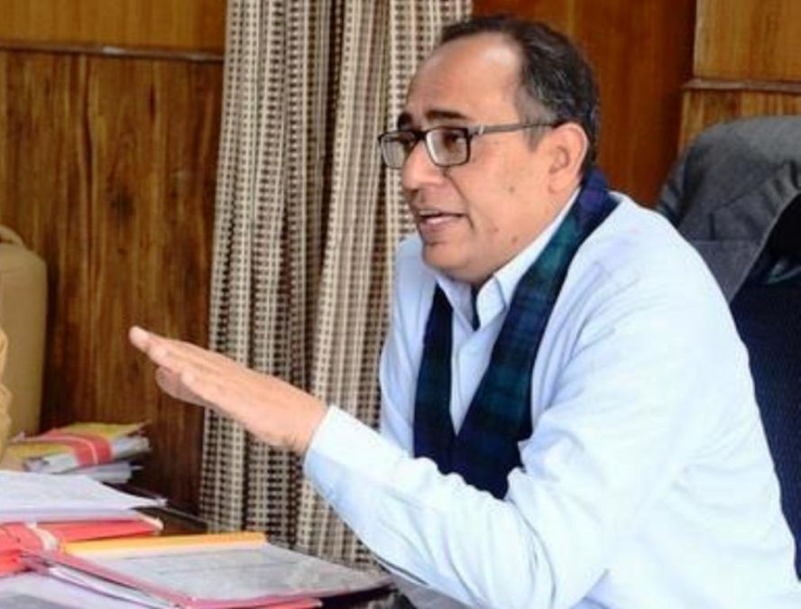 Central government defends Kashmir restrictions, know the matter
