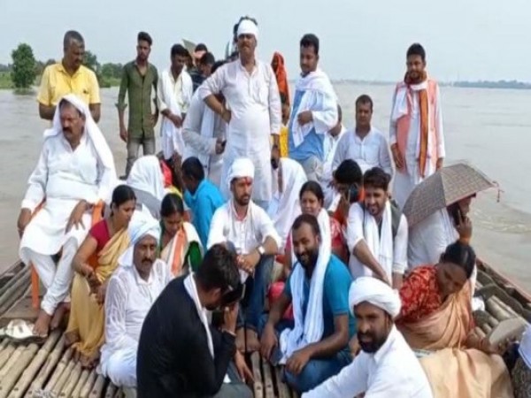 Chirag Paswan reached to know condition of flood-affected areas of Raghopur