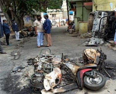 बेंगलुरु हिंसा को लेकर नहीं थम रहा बवाल, कांग्रेस ने उच्च न्यायालय से न्यायिक जांच की मांग की
