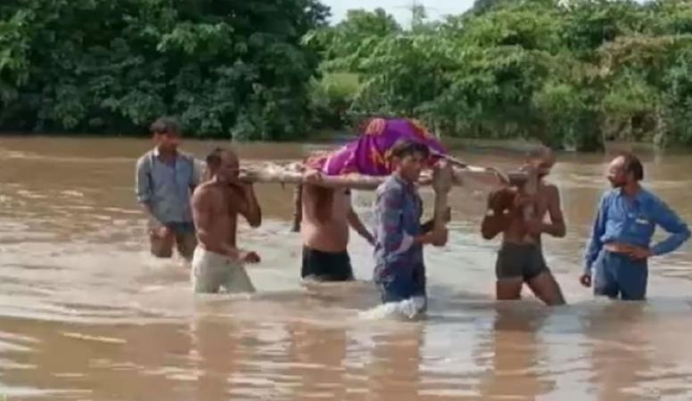 Heavy rains creating big crisis in MP crossing the river