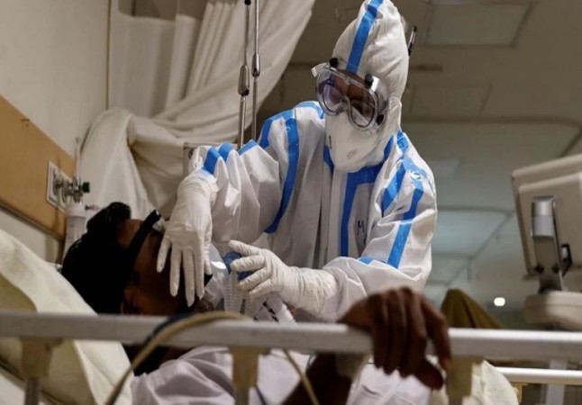कोरोना से ठीक होने वाले मरीज दोबारा हो रहे संक्रमित, दिल्ली के आंकड़ों से विशेषज्ञ भी हैरान