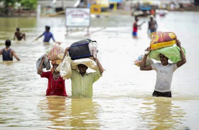 'बाढ़' से देश के कई हिस्सों में तबाही, अब 20 अगस्त तक 11 राज्यों में भारी बारिश का अलर्ट