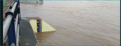 Godavari river water crosses third warning in Telangana
