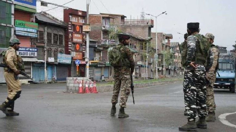 श्रीनगर में दहशतगर्दो का हमला, 2 पुलिसकर्मियों सहित 3 घायल