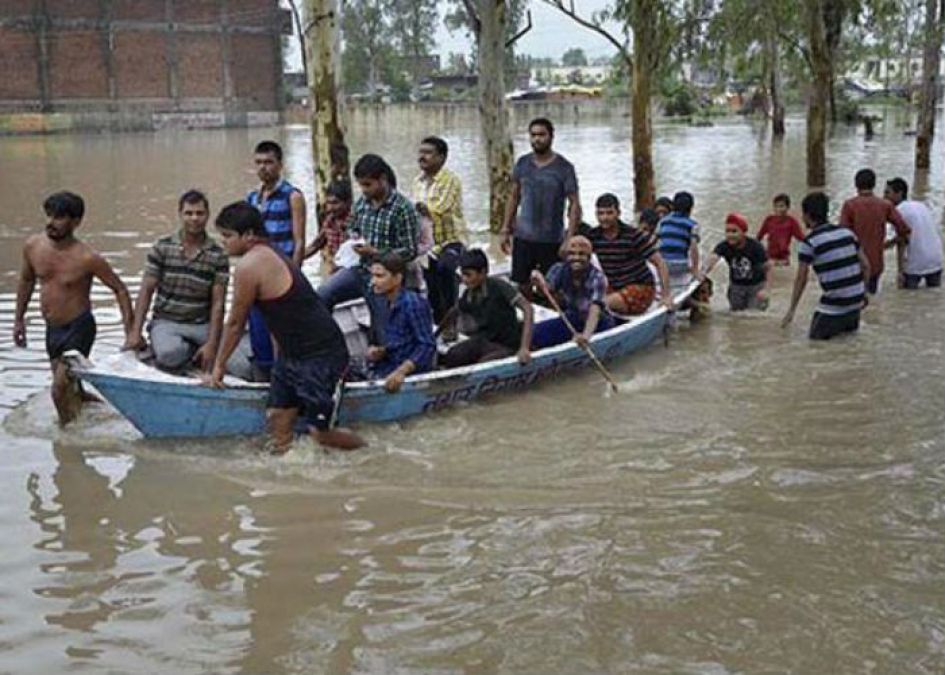 Torrential rain wreaks havoc in northern India, flood-like situation