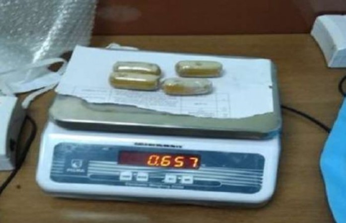 Kochi: Air Intelligence Unit seizes thirty lakh gold from passenger
