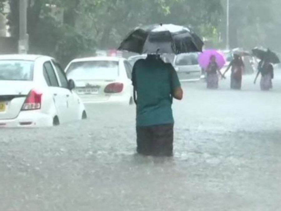 Torrential rain wreaks havoc in northern India, flood-like situation