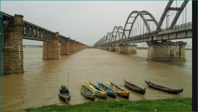 आंध्र प्रदेश की शबरी नदी में दुर्घटनाग्रस्त हुई नाव