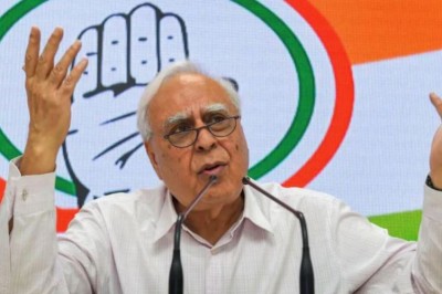 Kapil Sibbal tweets in support of Prashant Bhushan in contempt of court case