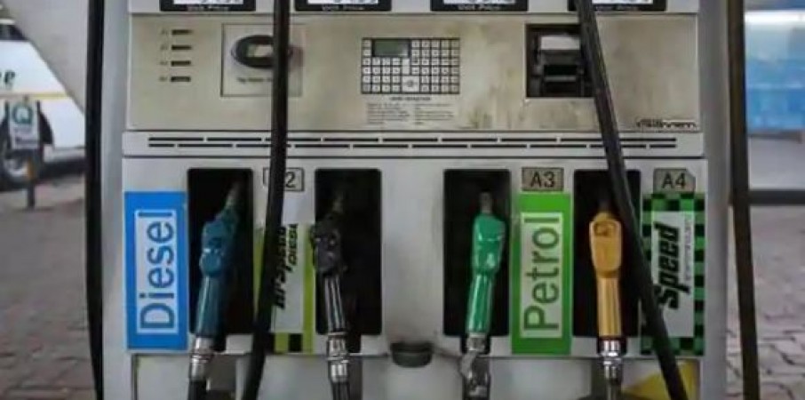 पेट्रोल की कीमत में 14 पैसे की हुई बढ़ोतरी, जानें डीजल का दाम
