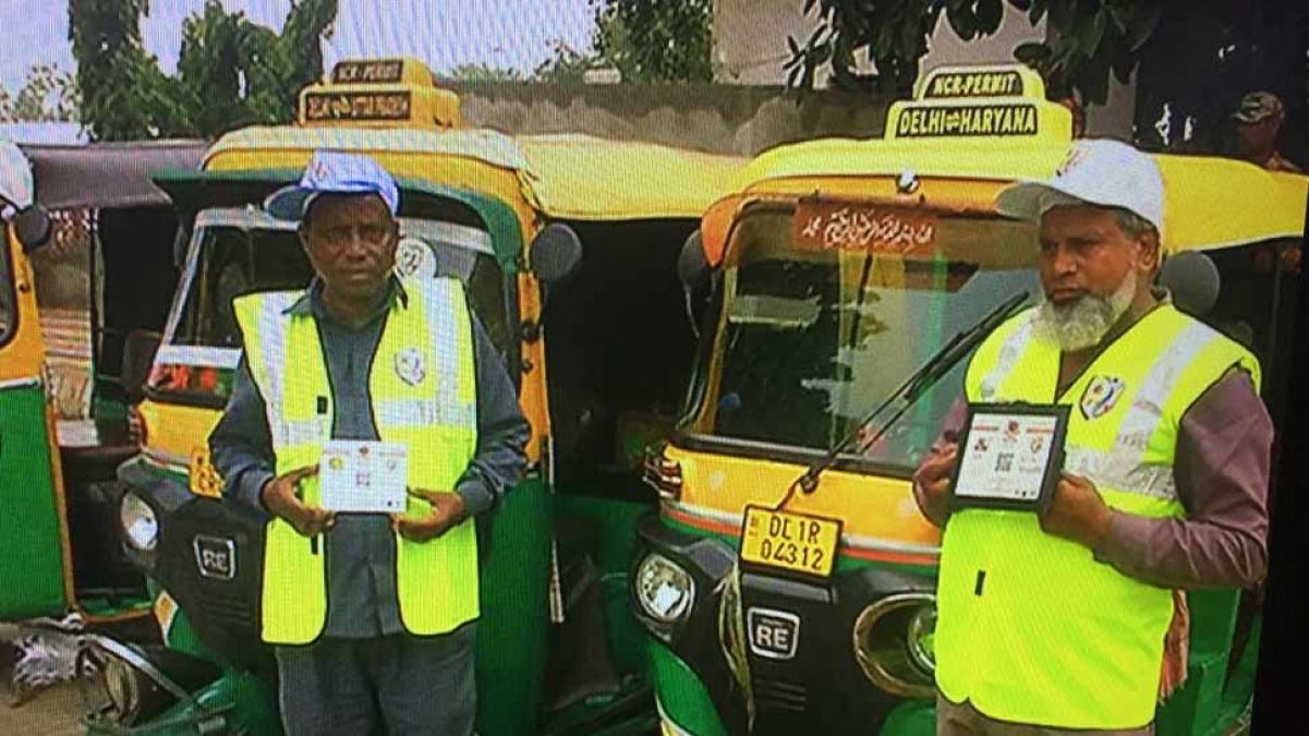 दिल्ली में ऑटो-टैक्सियों पर लगे QR कोड, स्कैन करने पर मिलेगी ड्राइवर की पूरी जानकारी