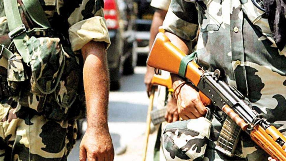 जम्मू कश्मीर: CRPF जवान ने अपनी सर्विस राइफल से खुद को मारी गोली, शुरू हुई जांच