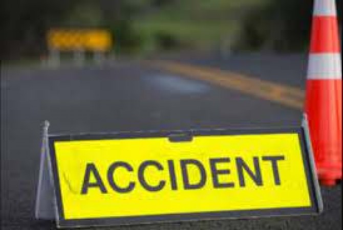 One died after truck fell into ditch in Bageshwar