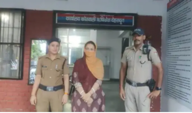 Bangladeshi woman living in India illegally also got voter-Aadhaar card, arrested