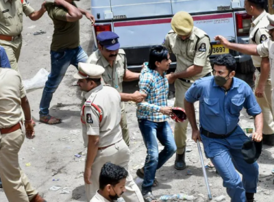 पैगम्बर विवाद को लेकर हैदराबाद में मुस्लिमों का हंगामा, 'सर तन से जुदा' के नारे, पुलिस पर भी पथराव