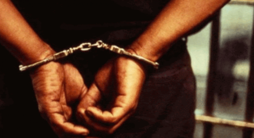 कर्नाटक : व्यक्ति से की गई 26.5 लाख रुपये की लूट, पुलिसकर्मी सहित दो गिरफ्तार