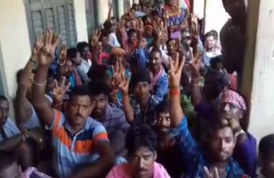 Bihar: Not received Salary  for three months, munger  sanitation workers launched strike