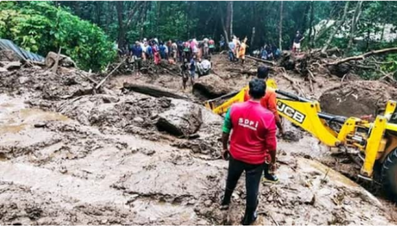 केरल में भारी बारिश के बाद भूस्खलन ने बढ़ाई मुसीबत, 5 लोगों की मौत