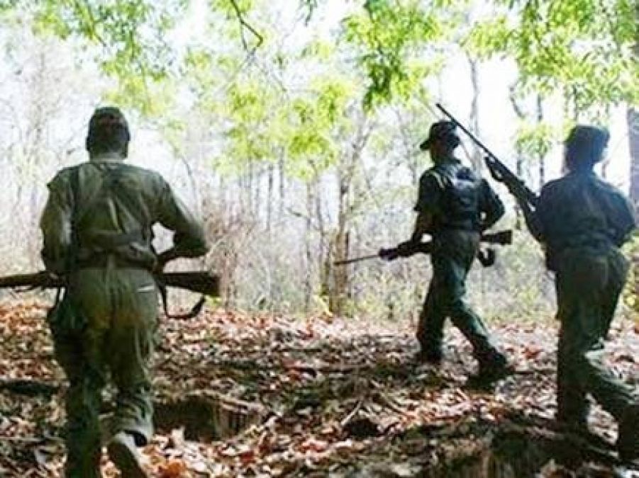5 bounty Naxalities surrendered in Chattisgarh, One of them is a Doctor