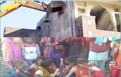 बदमाश रघुवीर के तीन मंजिला मकान पर निगम ने चलाया बुलडोजर