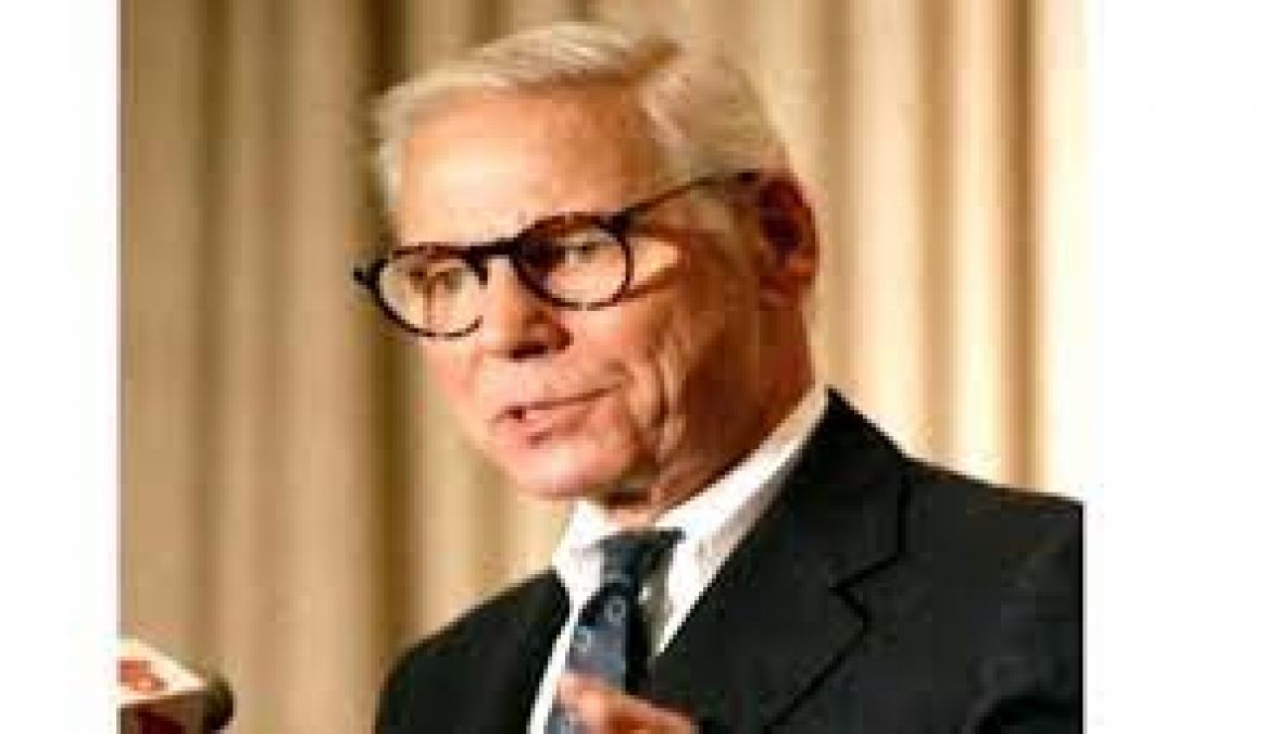 Warren Anderson, 'killer' of 15,000 people, was driven out of the country at whose behest